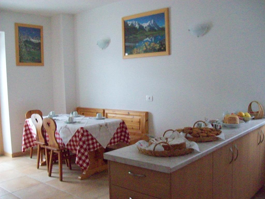 Agritur Rizzi Di Inama Ugo Villa Coredo Bilik gambar
